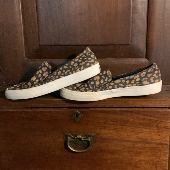 Women’s Leopard print Keds slip ons size 11 - Picture 2 of 5